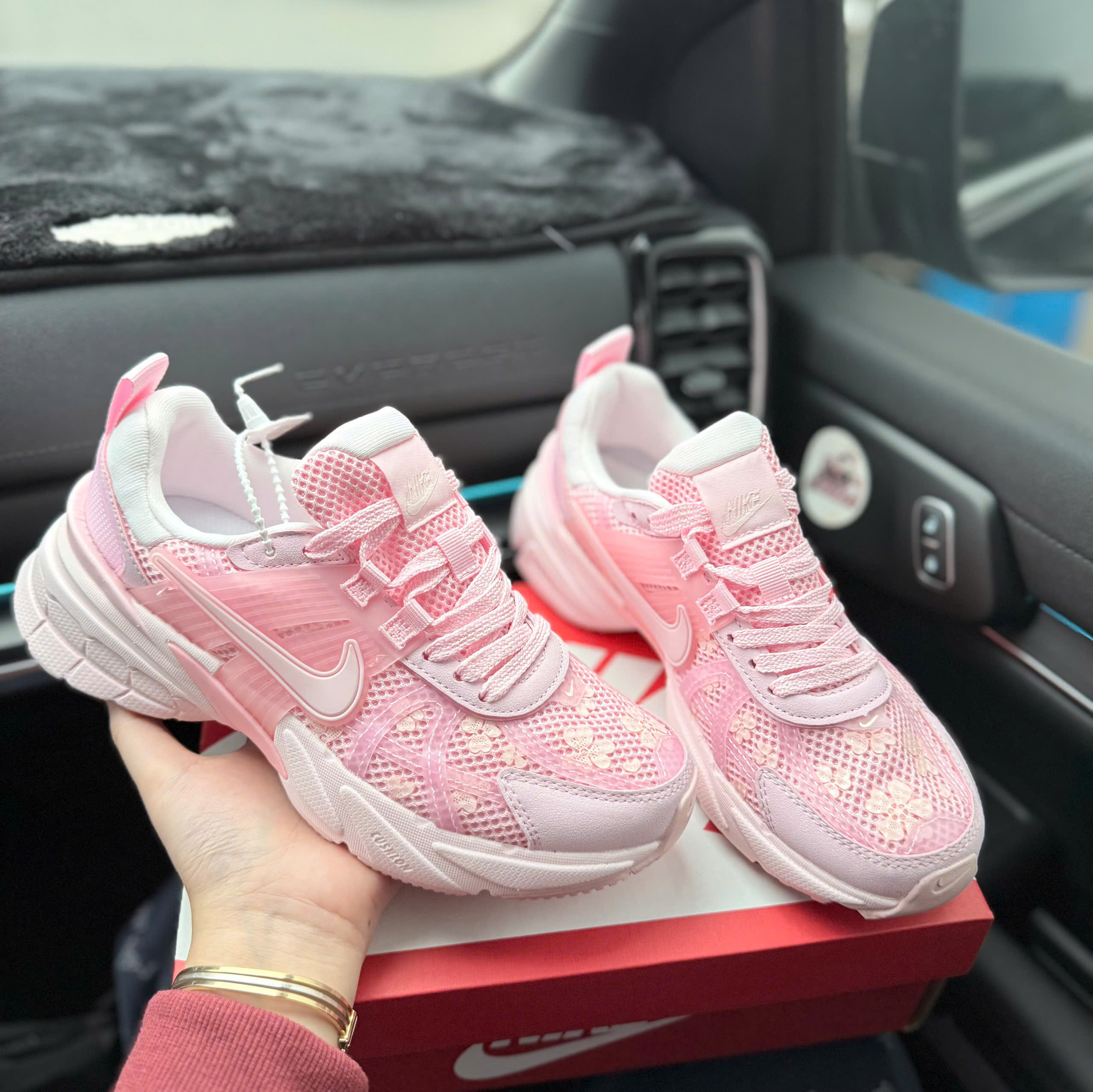 nike v2k hồng baby