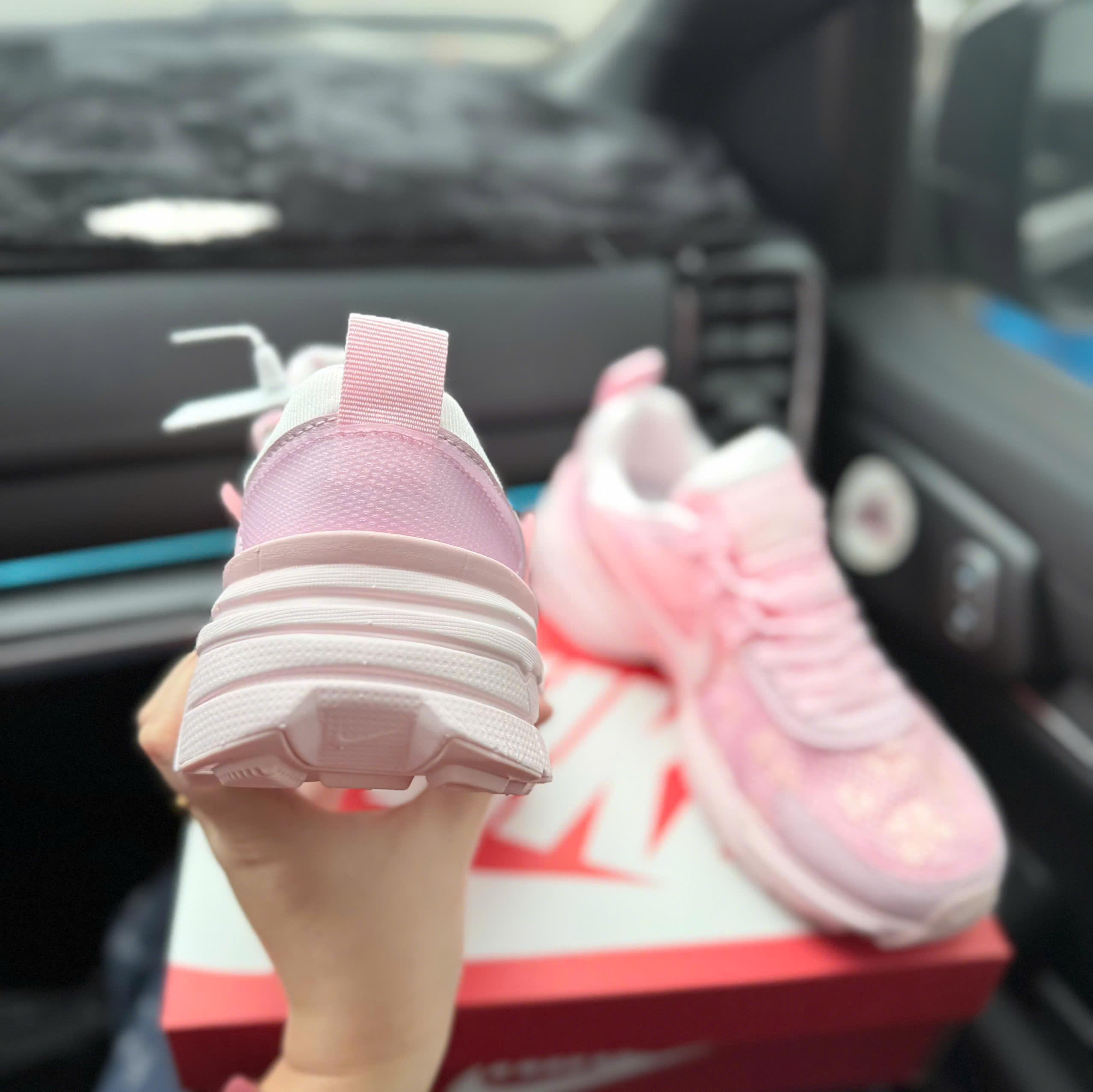 nike v2k hồng baby