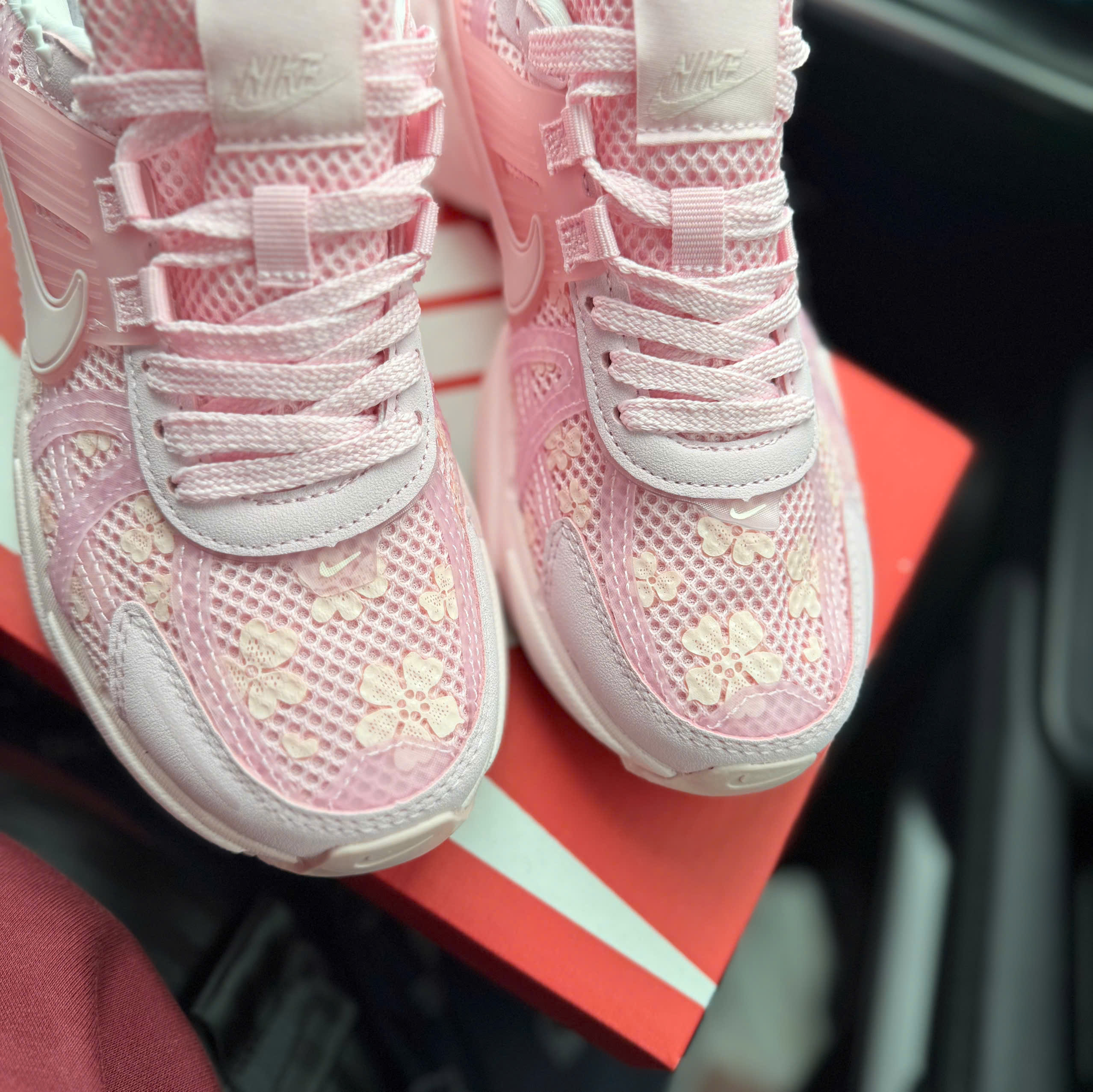 nike v2k hồng baby