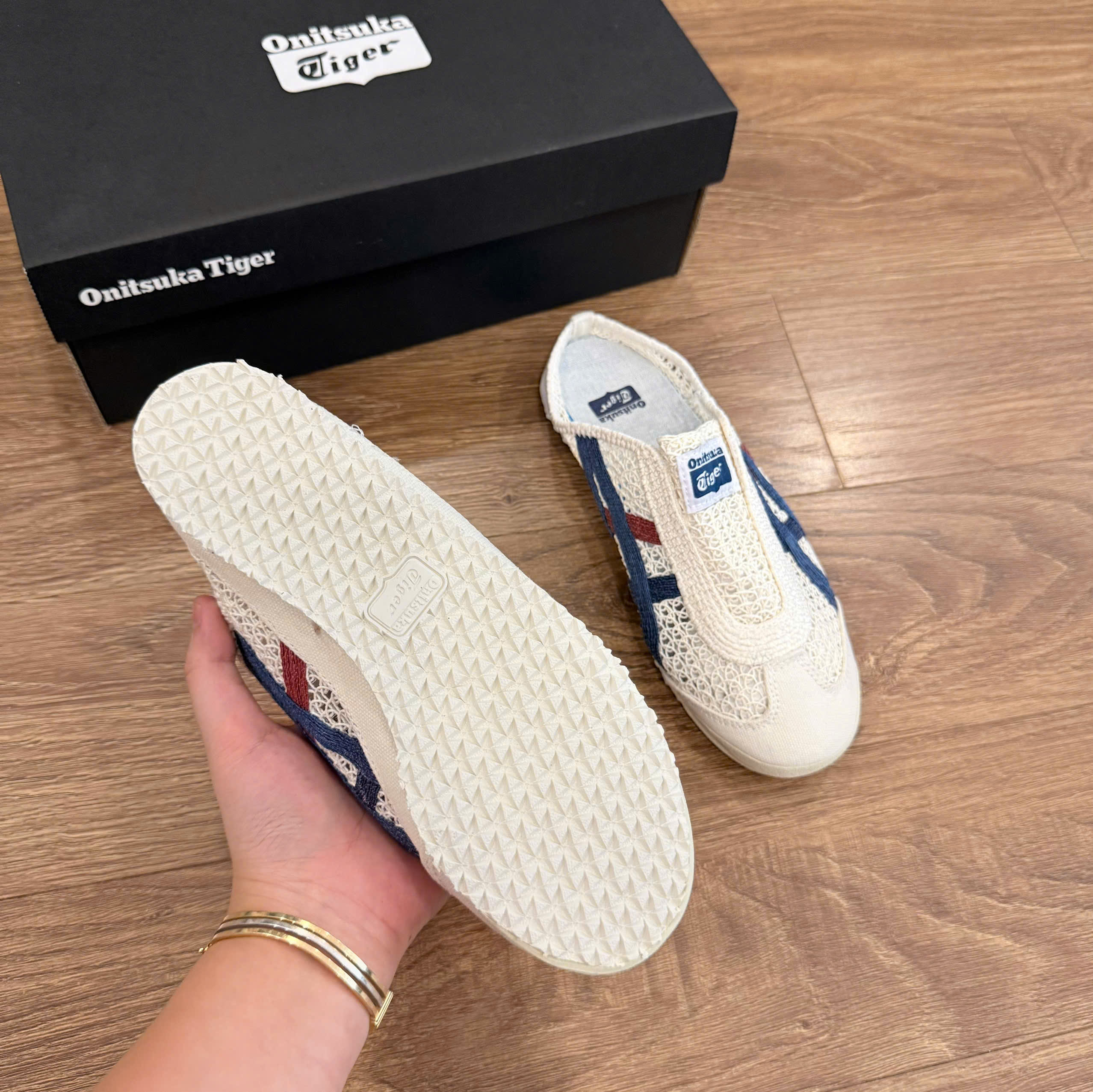 sục tiger xanh đỏ