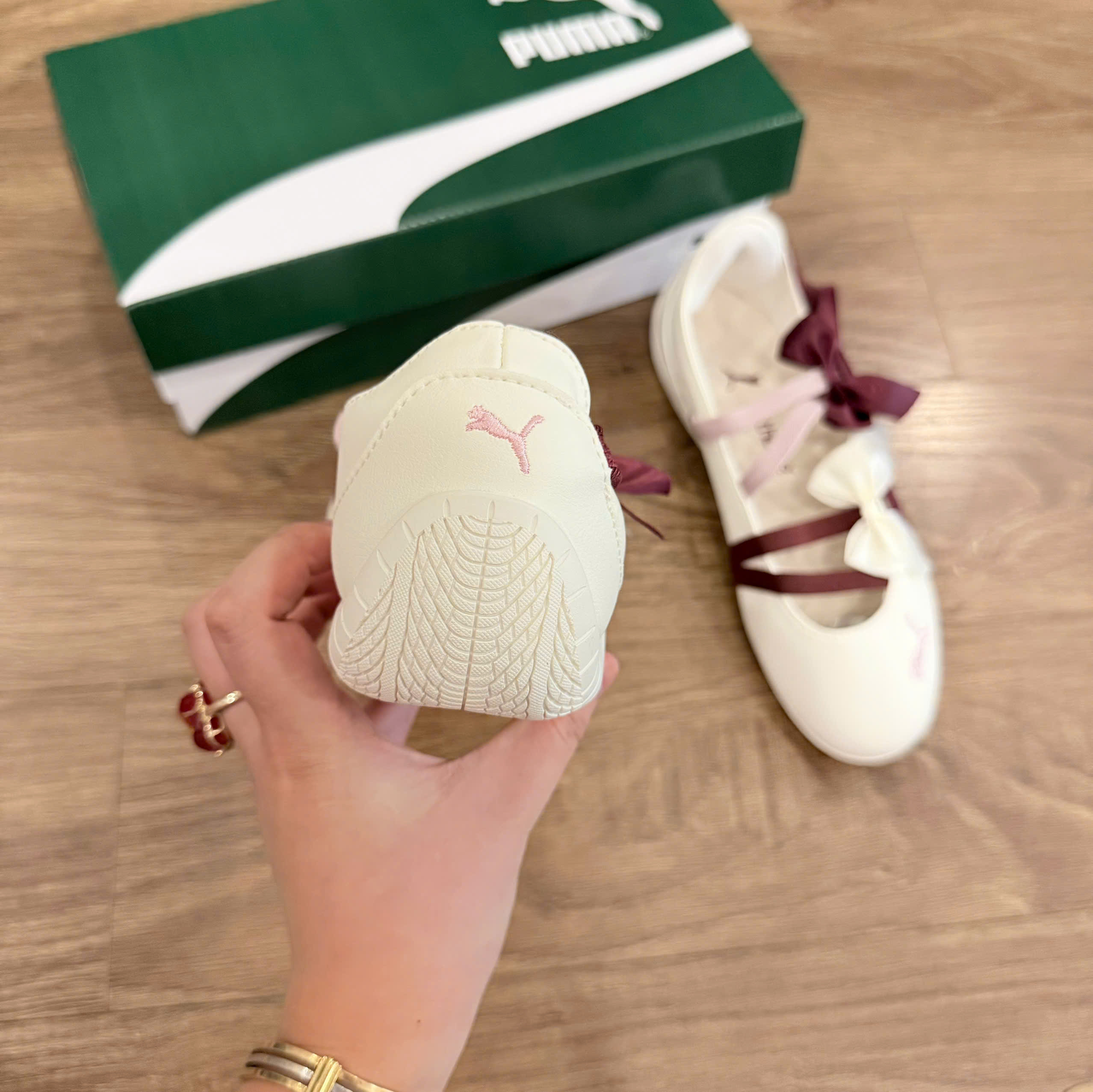 bb puma trắng đỏ nơ