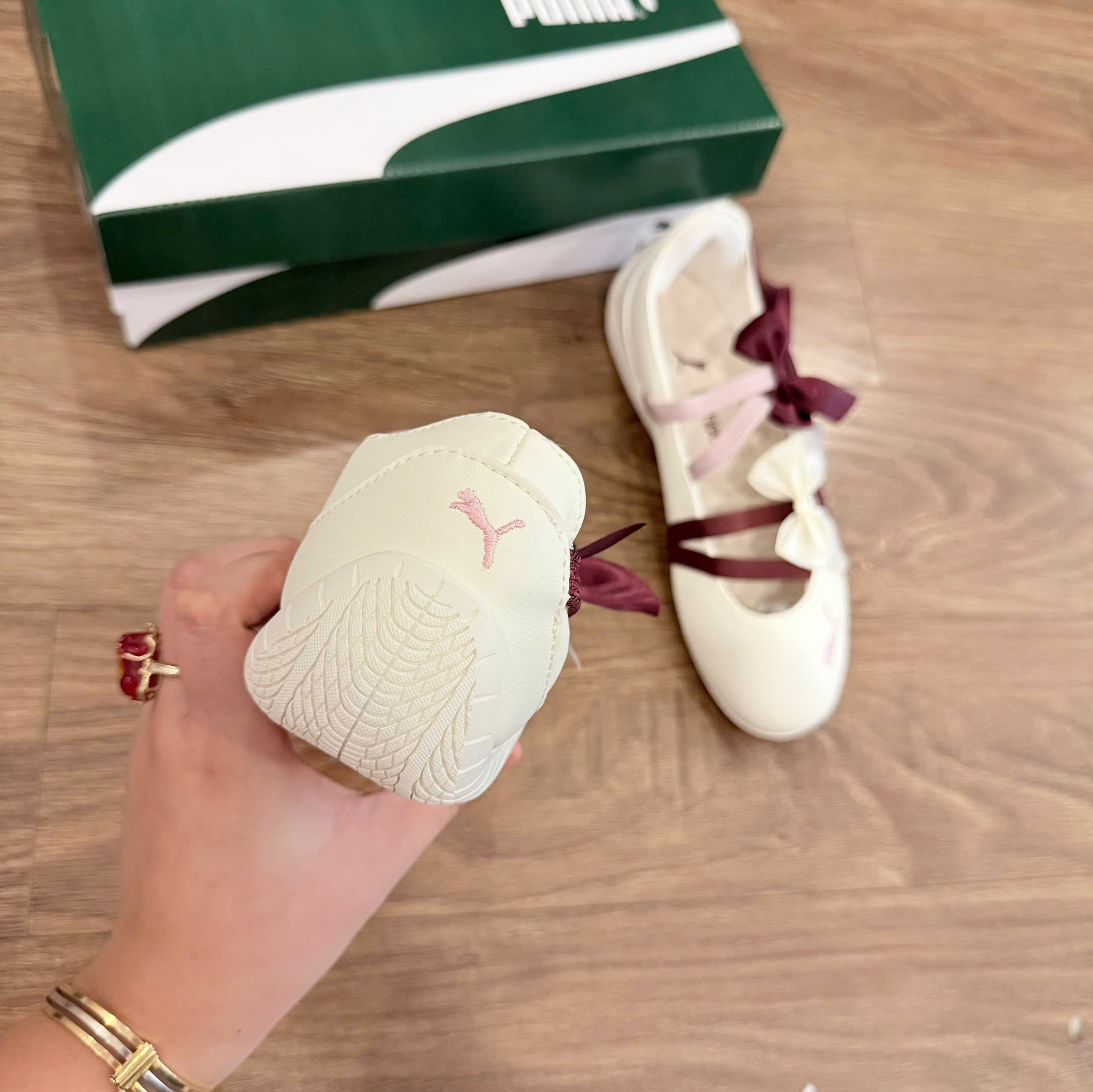 bb puma trắng đỏ nơ