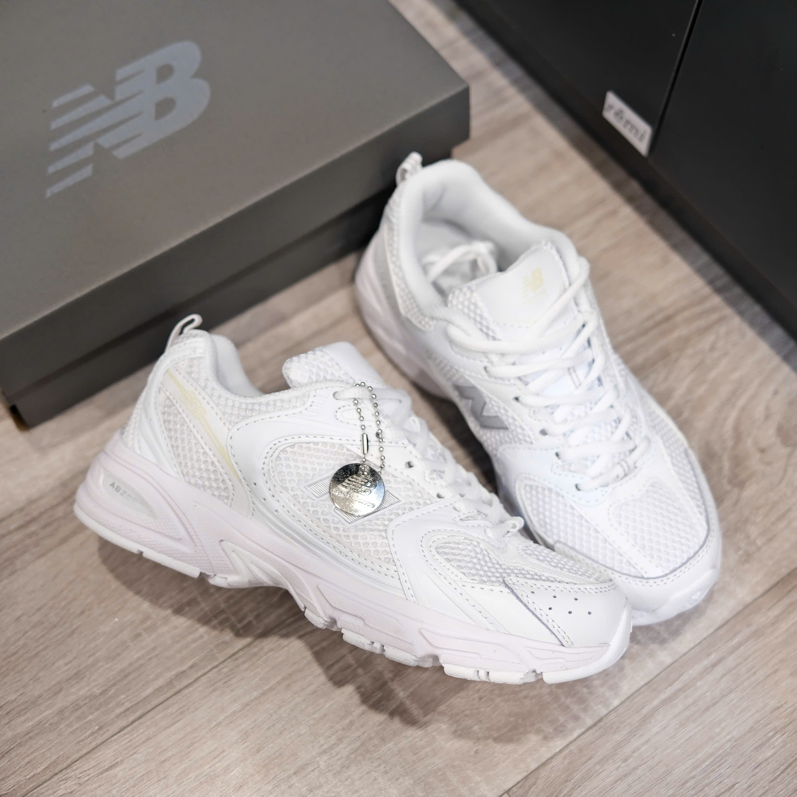 nb530 full trắng