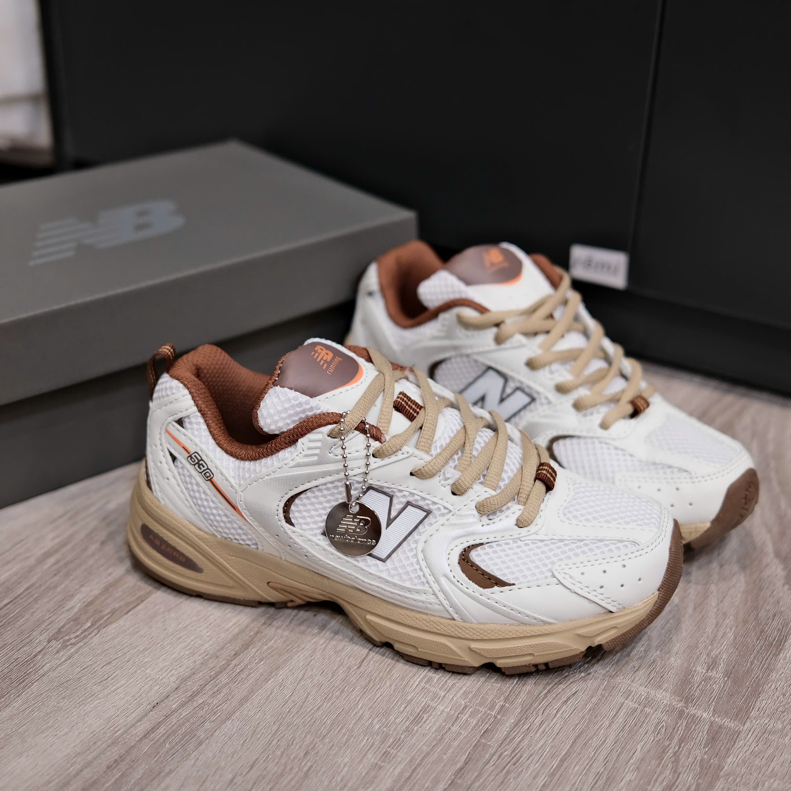 nb530 trắng nâu