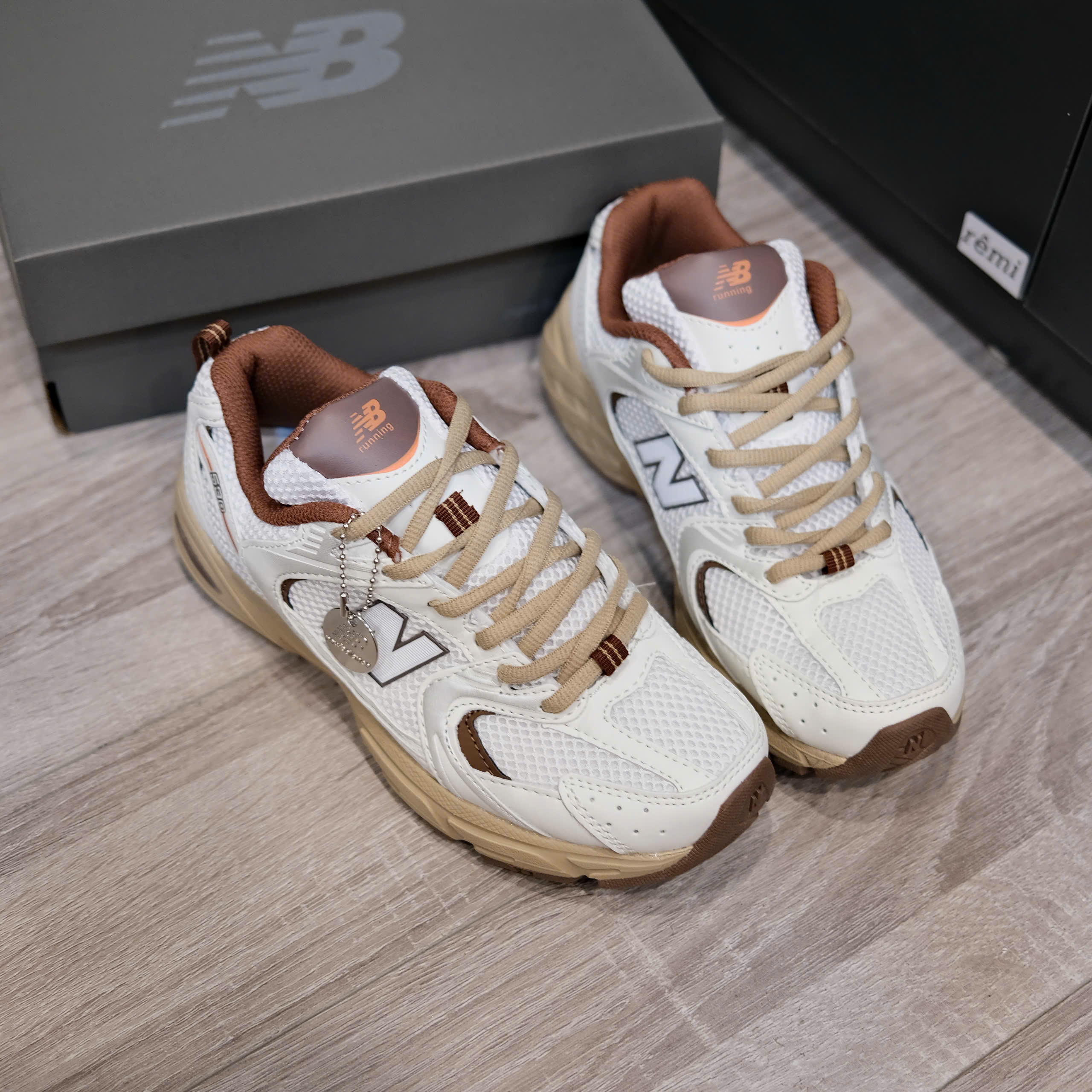 nb530 trắng nâu