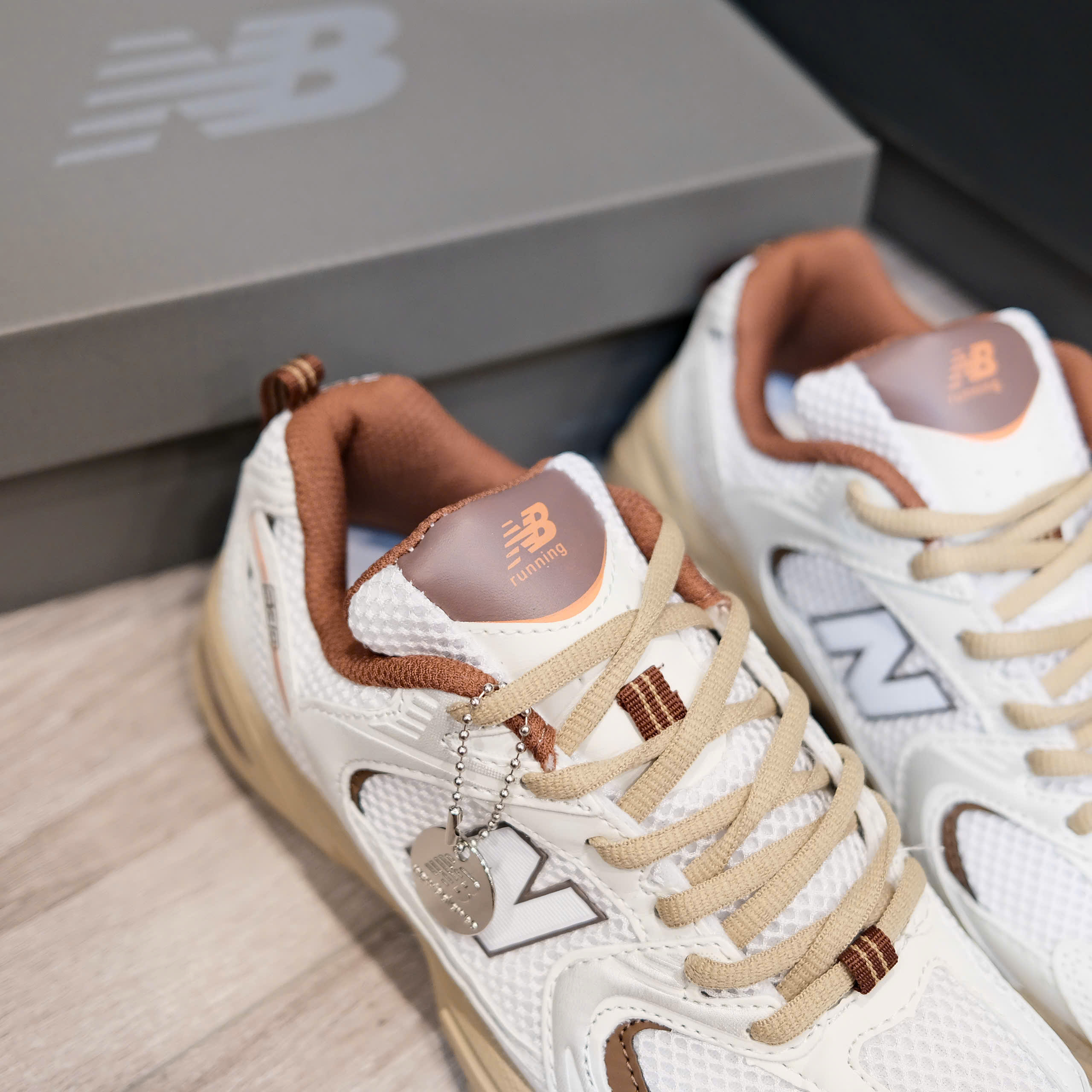 nb530 trắng nâu
