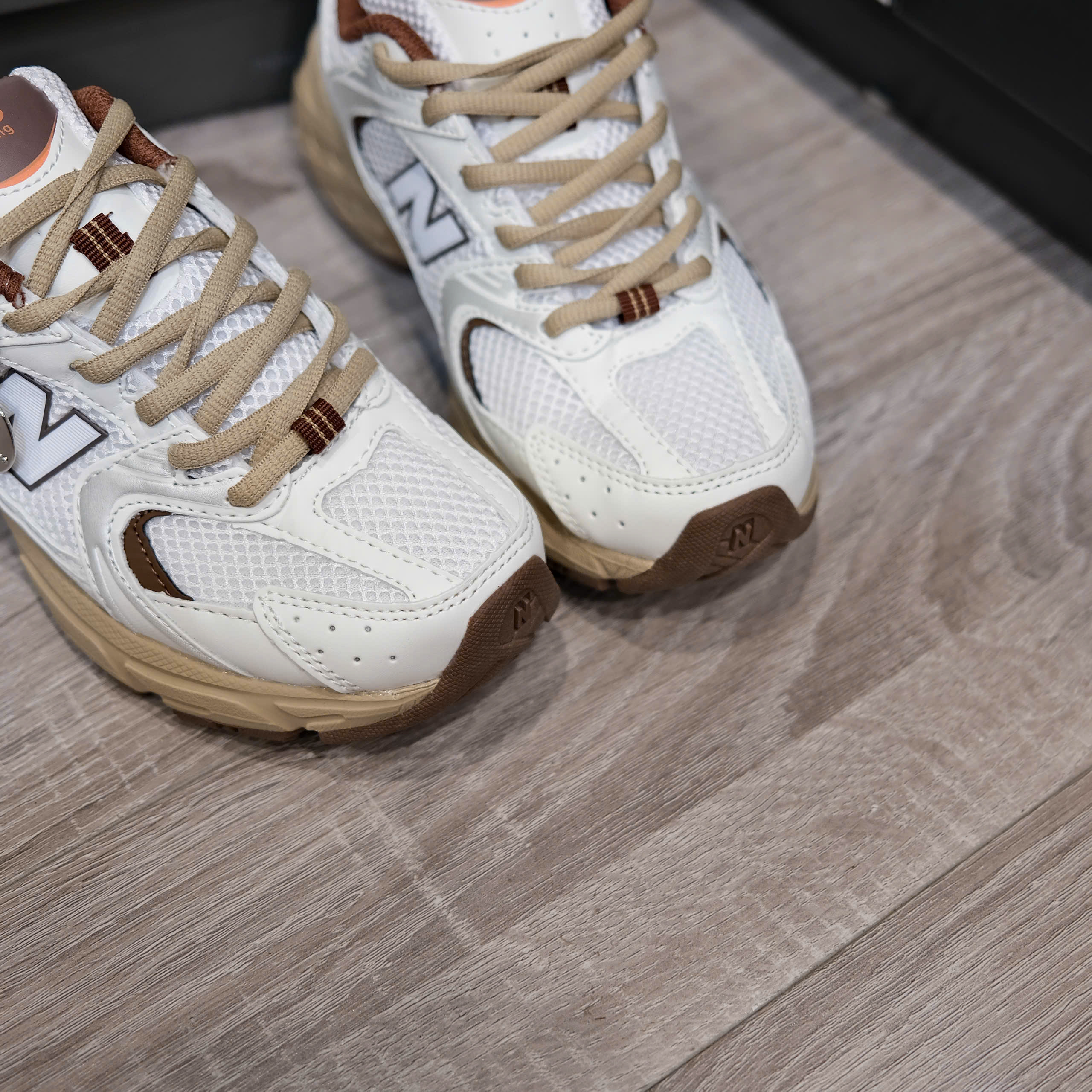 nb530 trắng nâu