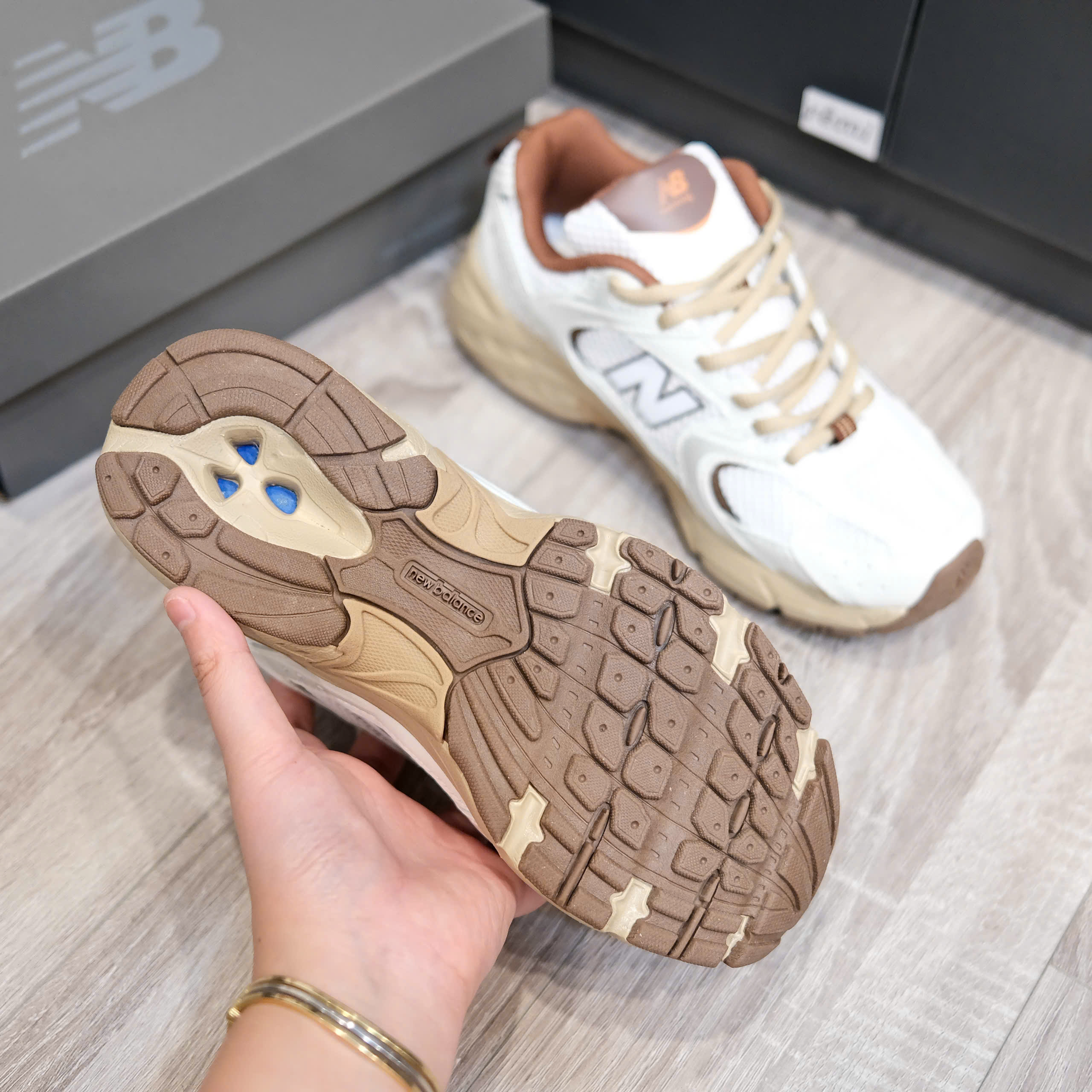 nb530 trắng nâu