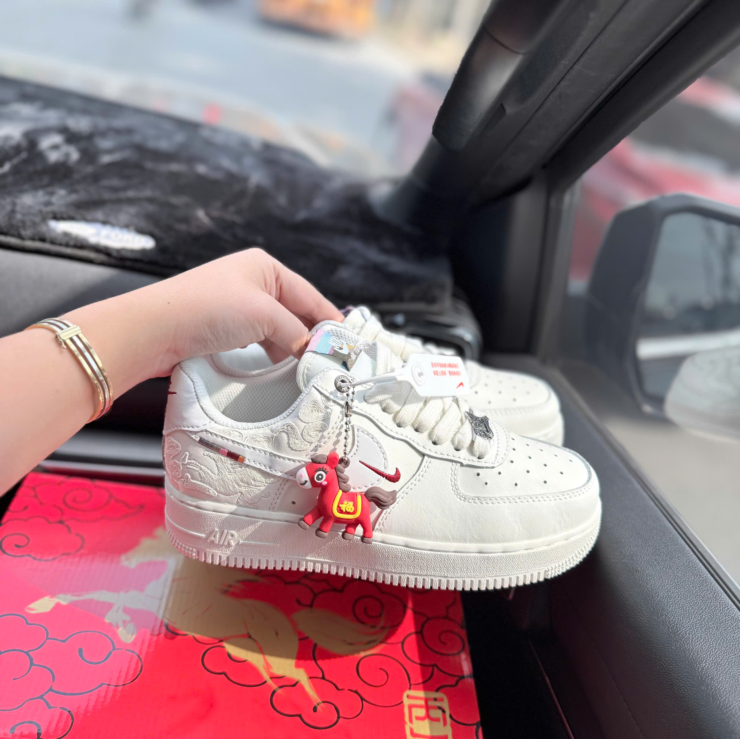 af1 ngựa trắng 2026