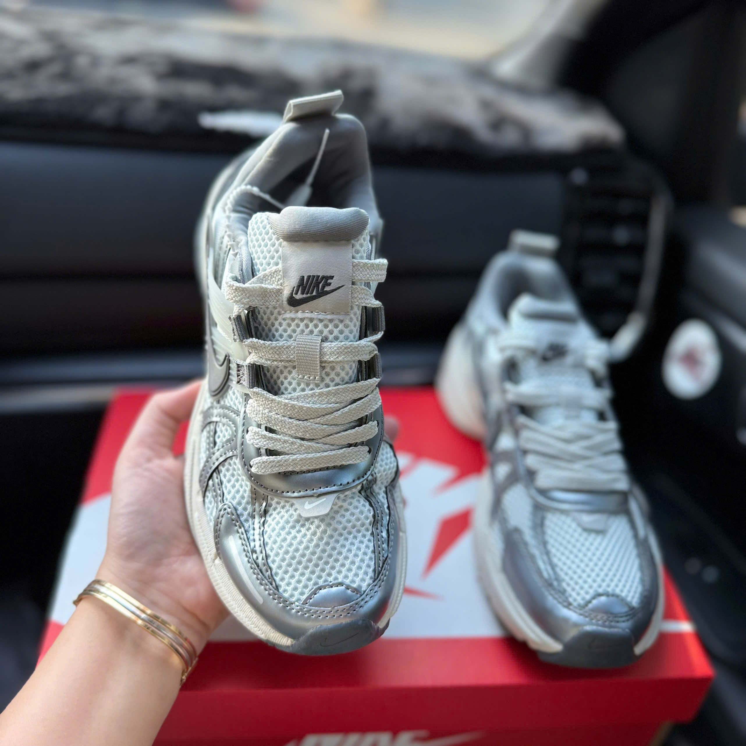 nike v2k xám đen