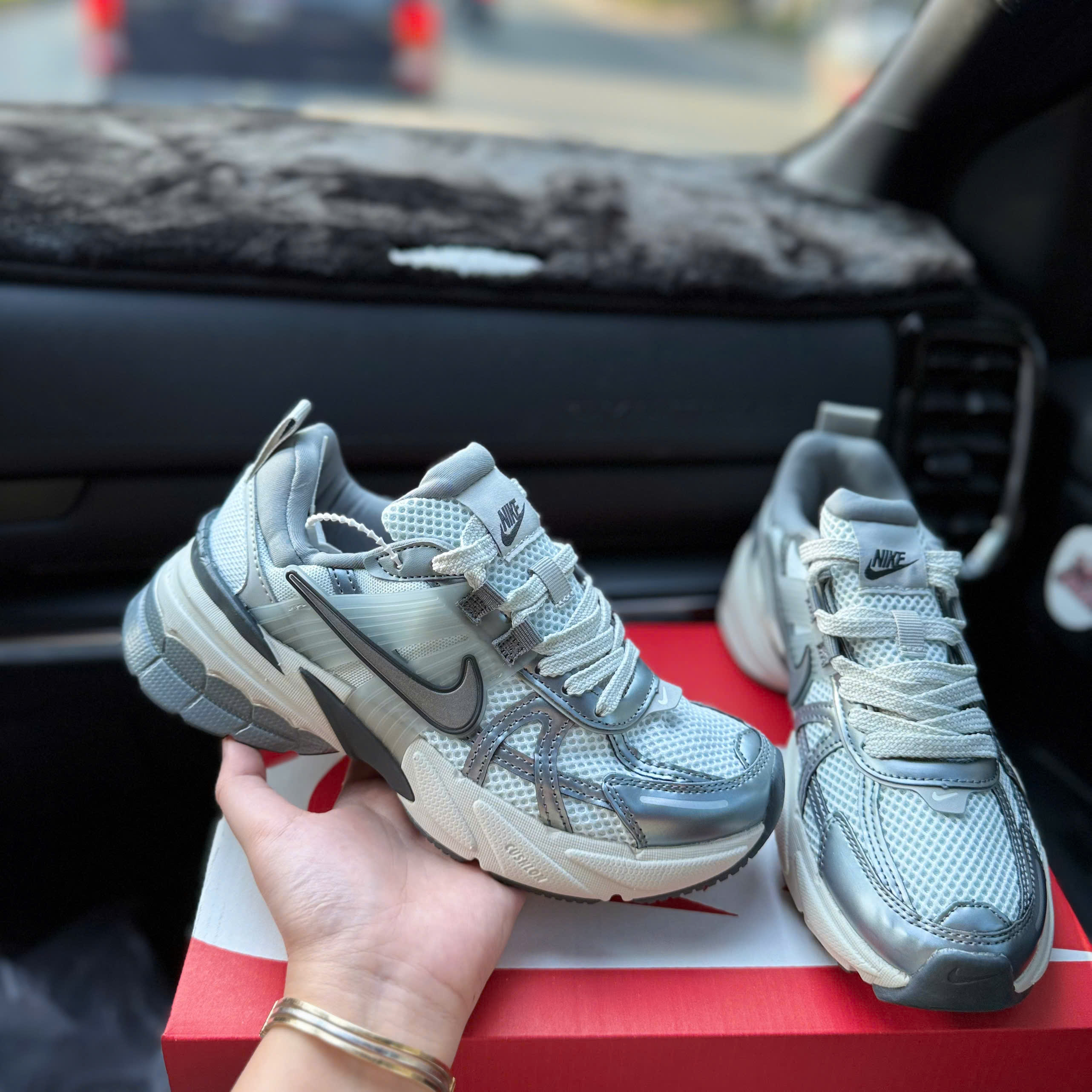 nike v2k xám đen