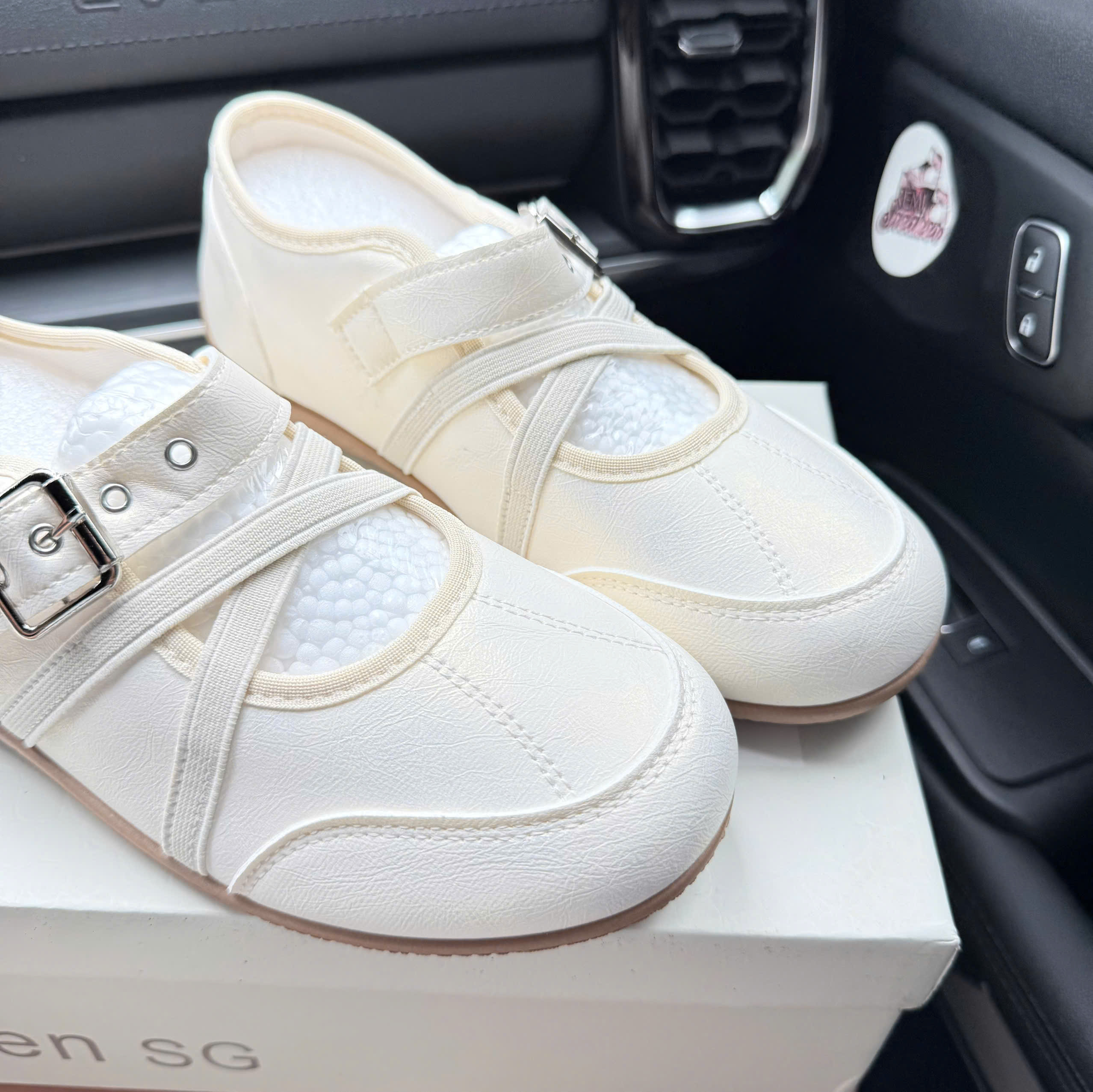 (K9056) bb quai khuy trắng kem