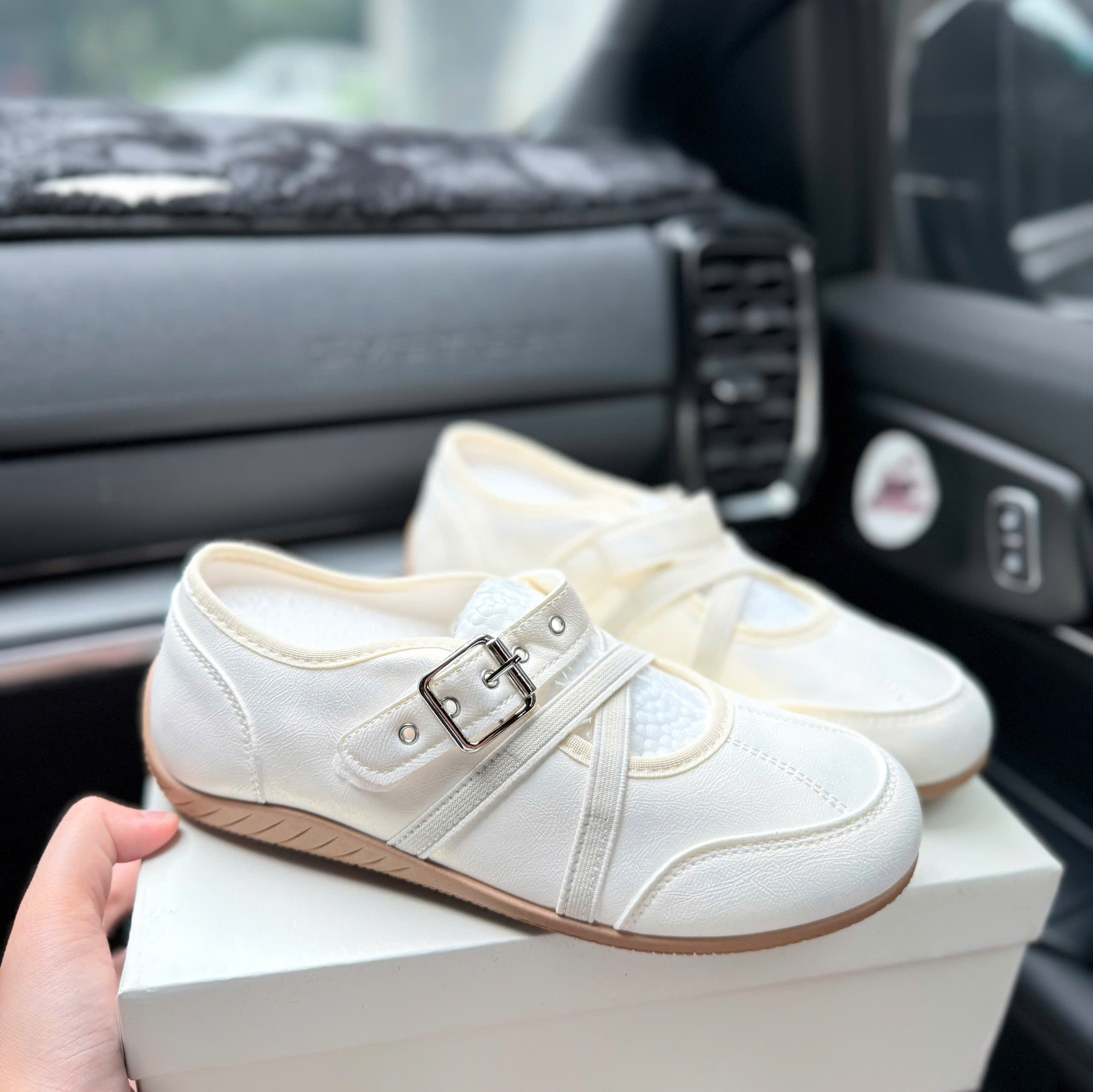 (K9056) bb quai khuy trắng kem