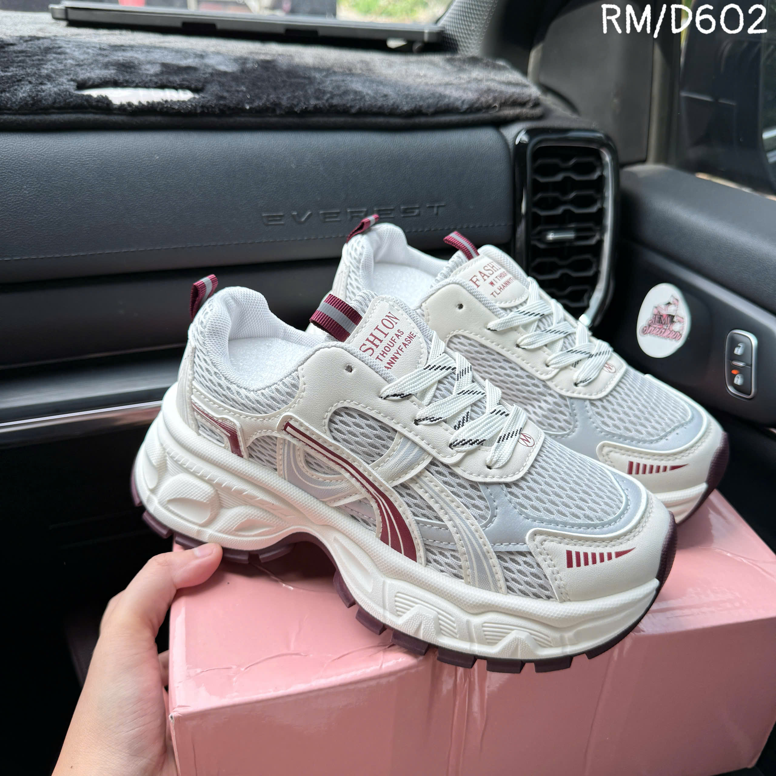 giày thể thao D602