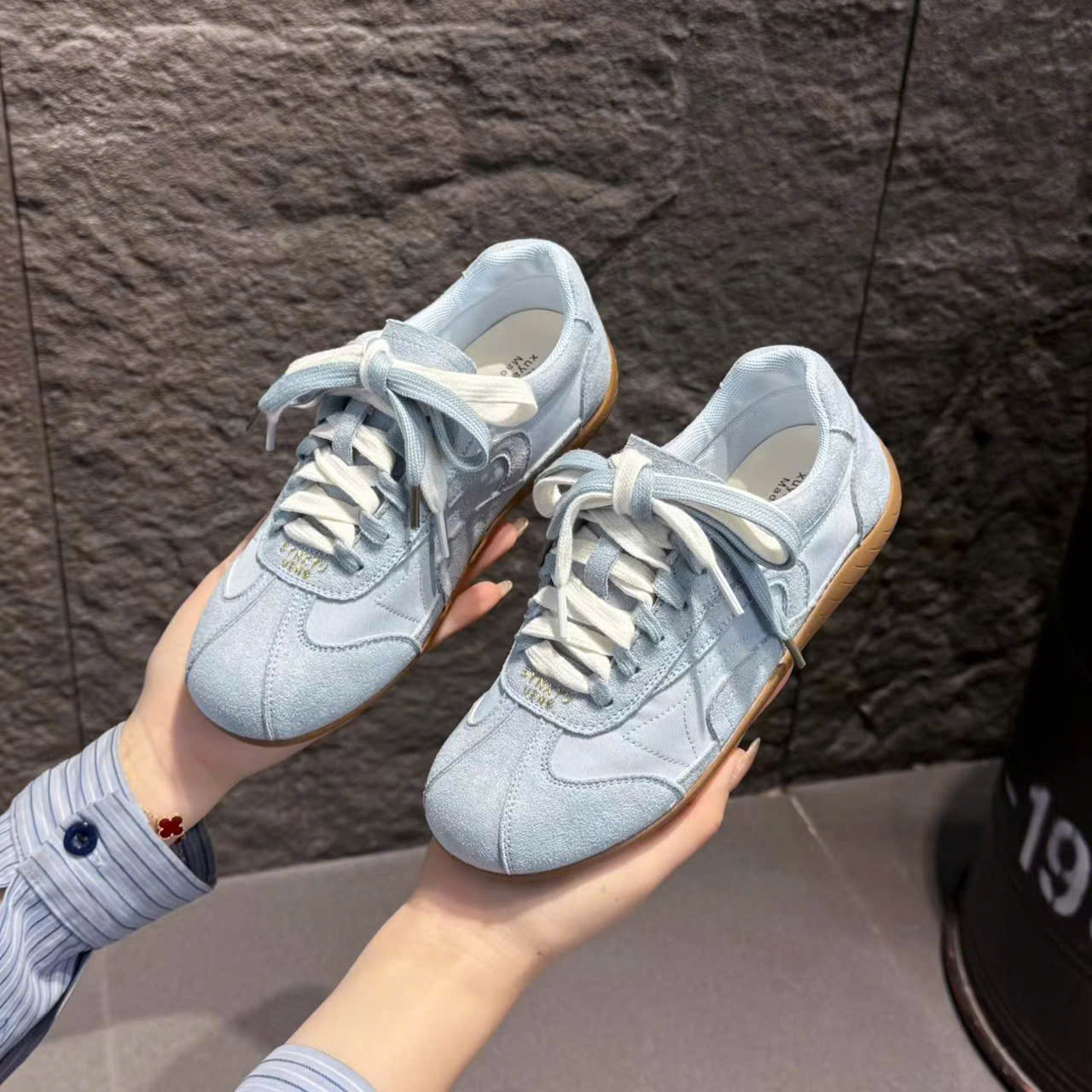 giày thể thao 2852