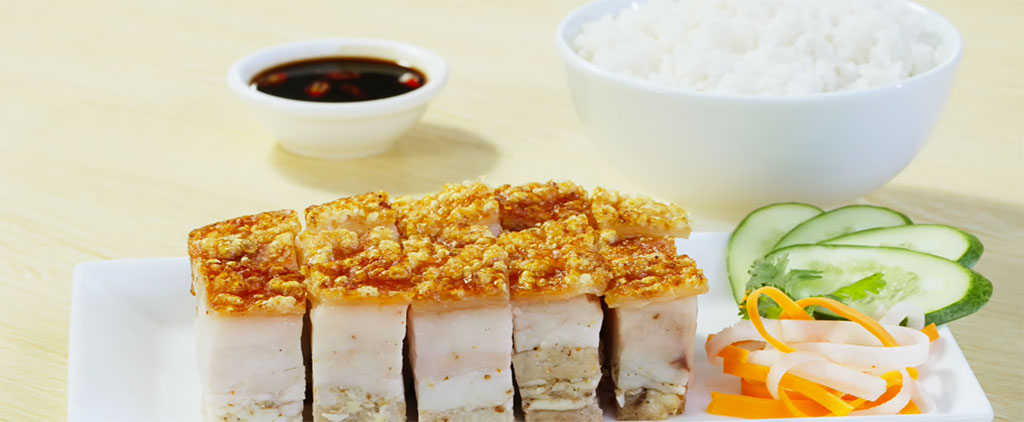 Miếng heo quay vàng, giòn rụm