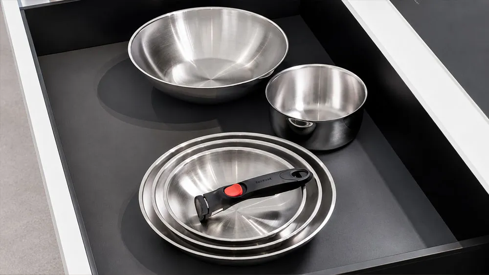 Bộ chảo inox Barazzoni trong căn bếp phong cách châu Âu sang trọng