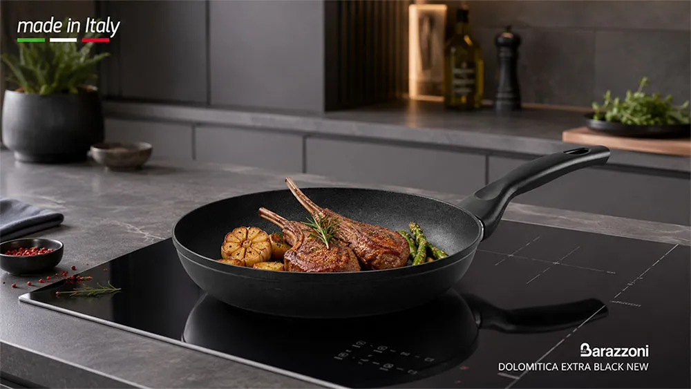 Chảo chống dính vân đá Barazzoni DOLOMITICA EXTRA BLACK NEW trong không gian bếp hiện đại