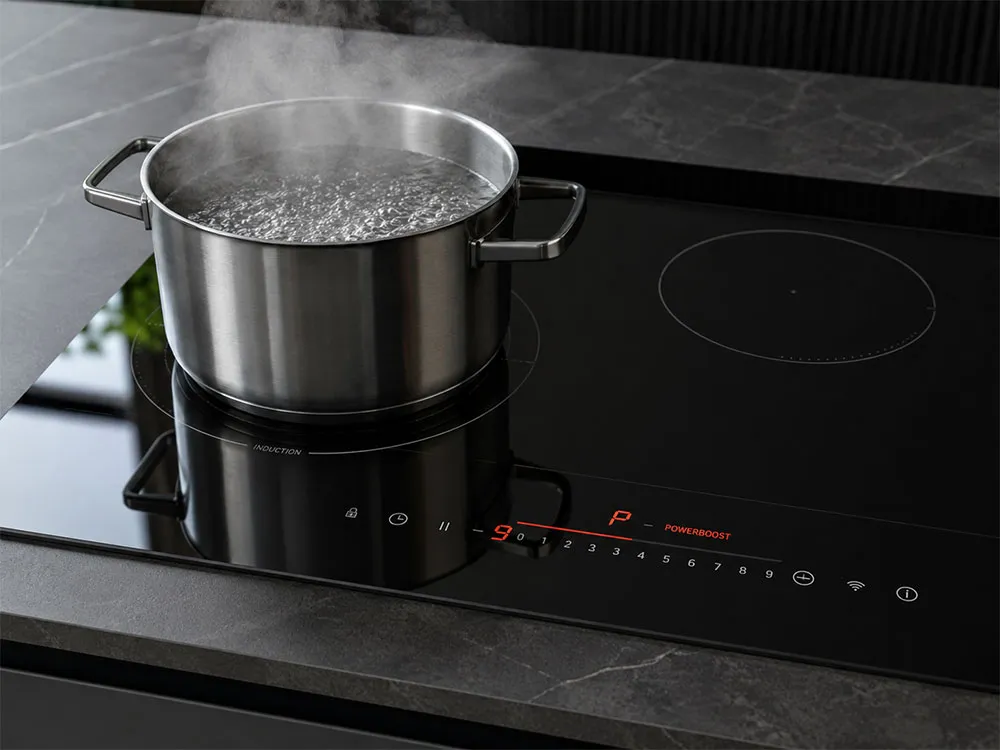 Bảng điều khiển bếp từ đang bật chức năng PowerBoost