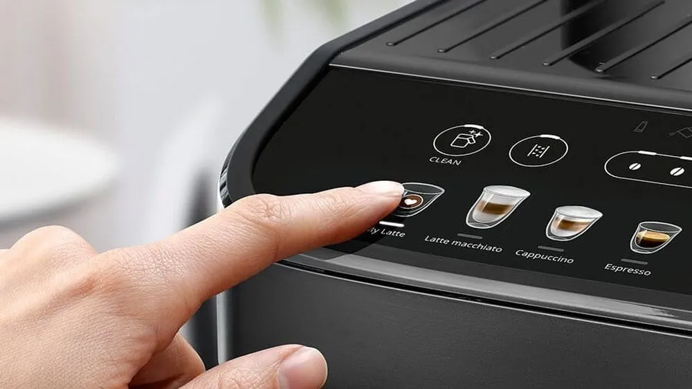 Bảng điều khiển cảm ứng trực quan trên máy pha cà phê Delonghi Magnifica Evo