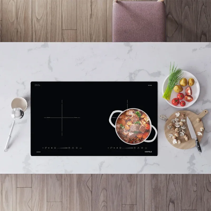 Phần mặt kính được kết hợp với viền hợp kim nhôm mang phong cách sang trọng