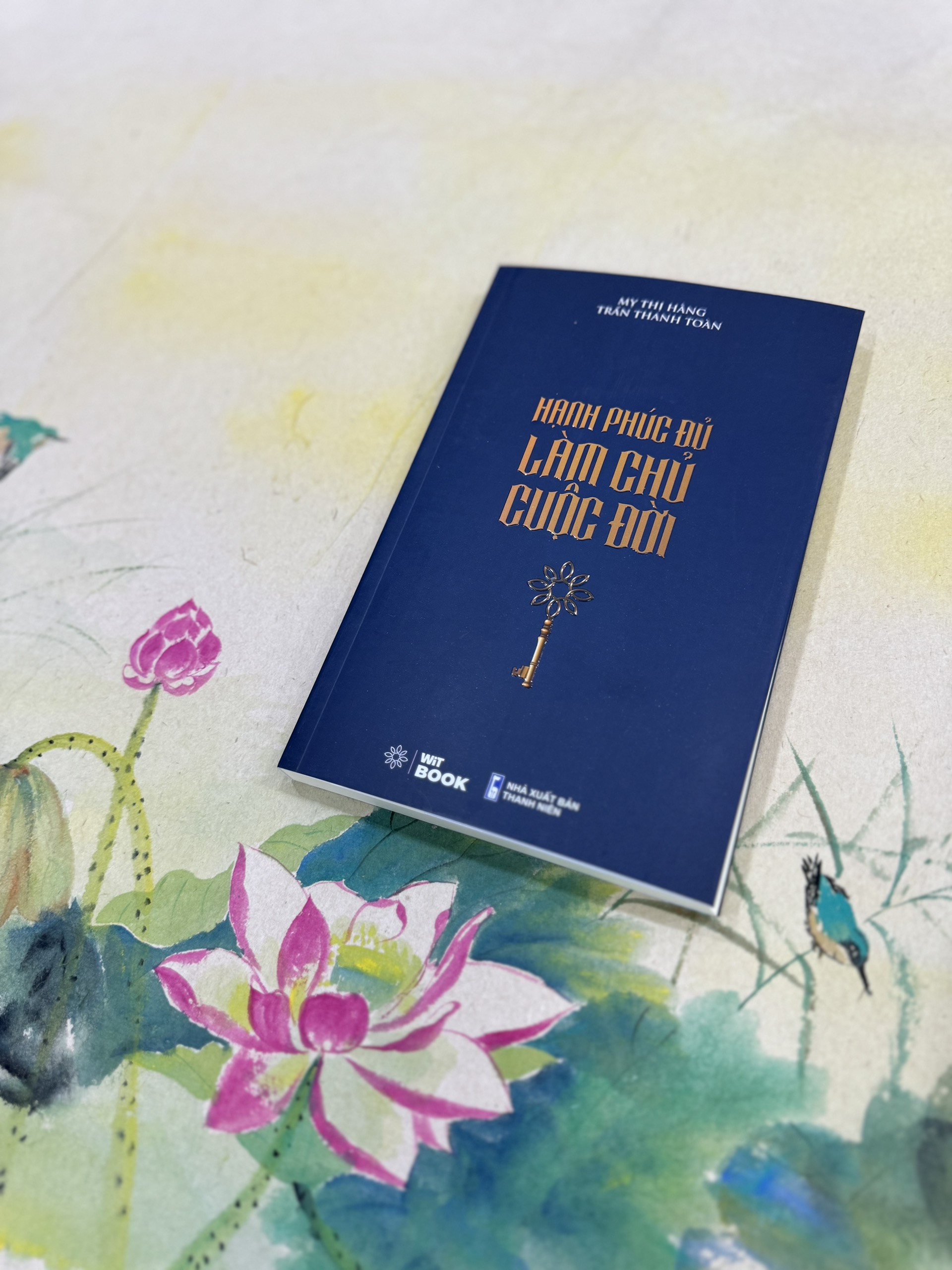 Sách - Hạnh Phúc Đủ Làm Chủ Cuộc Đời - Phiên bản bìa mềm