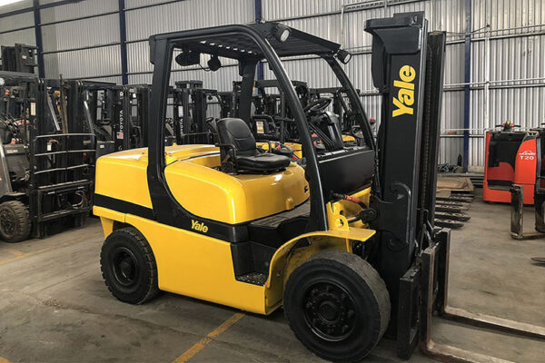 Thuê xe nâng linh hoạt: Giải pháp tiết kiệm cho dự án ngắn hạn & mùa cao điểm