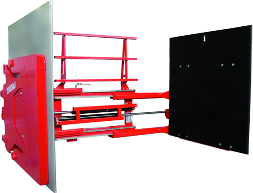 Cấu tạo chi tiết khung thép hệ thống xylanh thủy lực và má kẹp phẳng bản lớn của bộ kẹp thùng carton xe nâng
