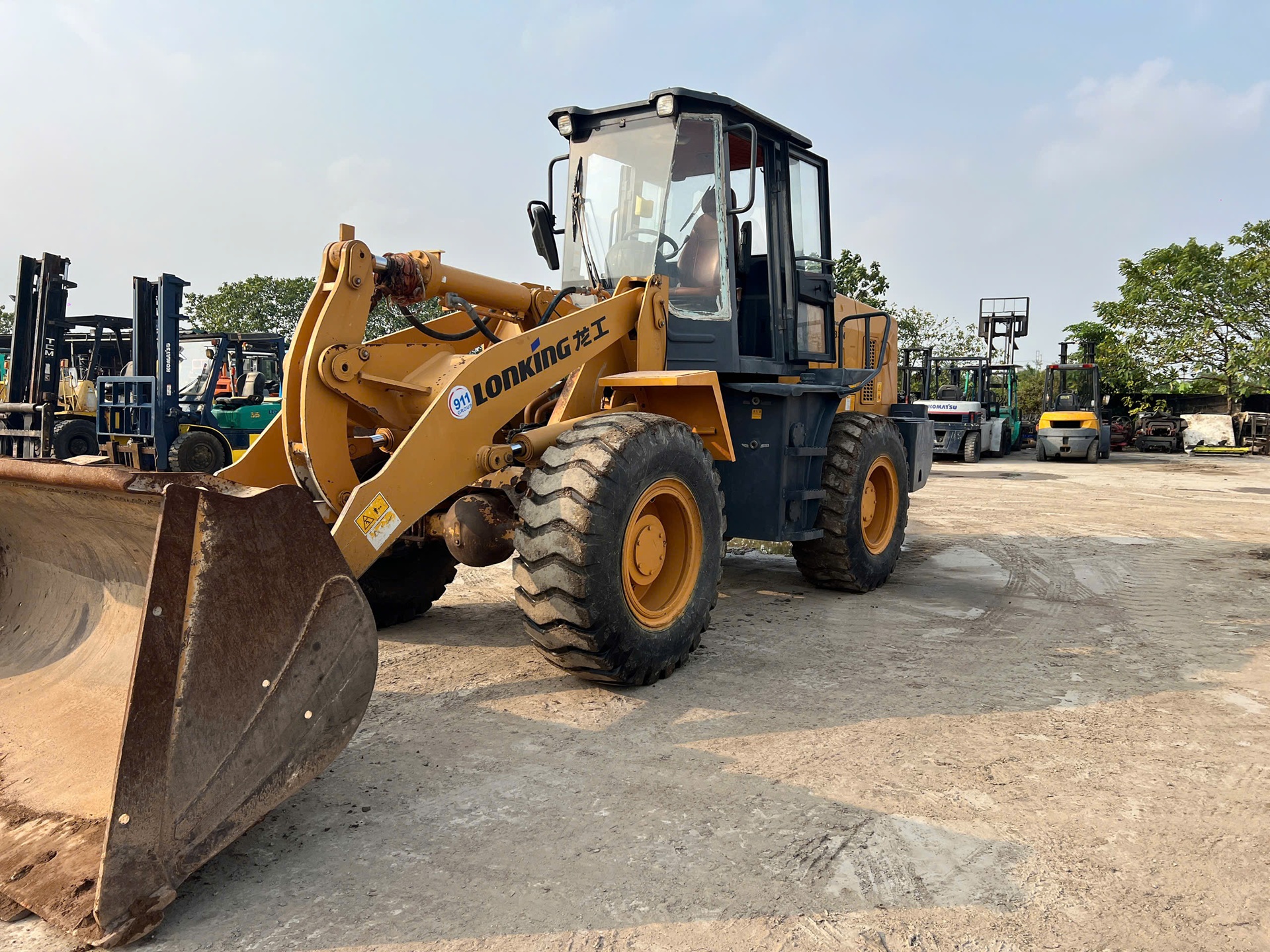 xe xúc lật cũ Lonking LG833N đời 2022