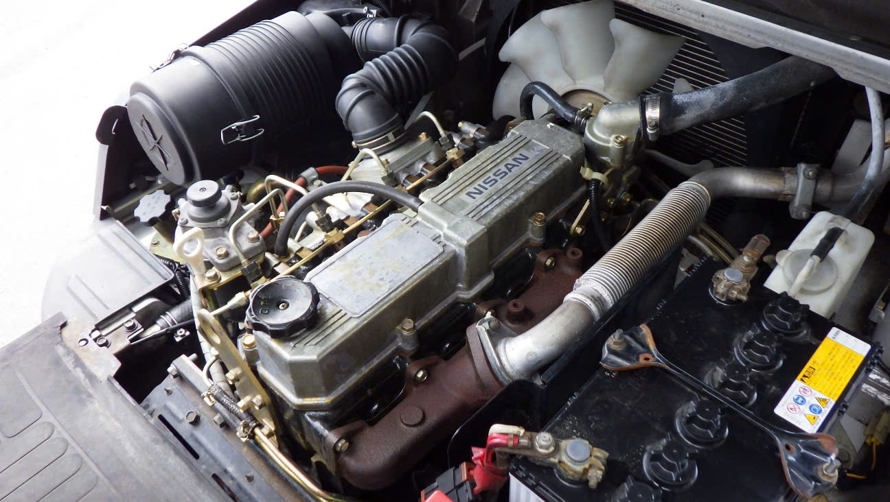 Khối động cơ Diesel S4S nguyên bản khô ráo trên xe nâng dầu Nissan 3.5 tấn