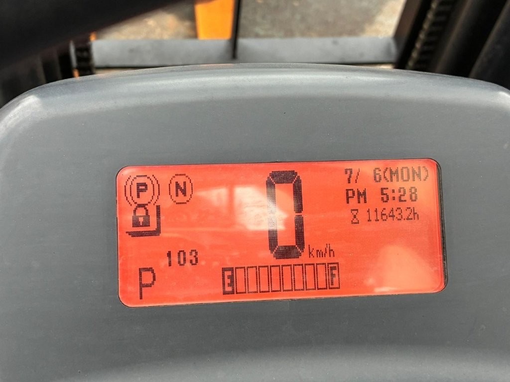 Màn hình táp lô hiển thị số giờ hoạt động xe nâng điện TCM FB15-8