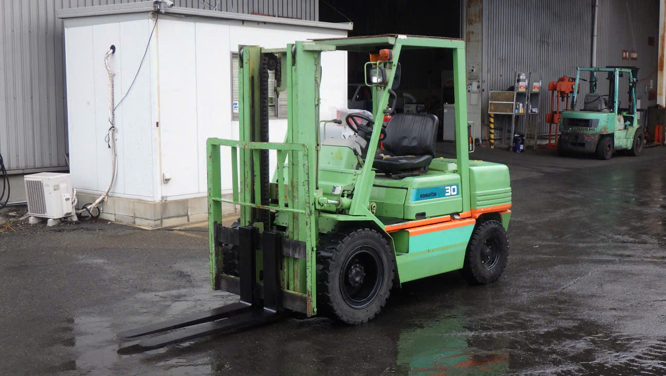 Xe nâng dầu 3 tấn Komatsu FD30-11 số sàn Nhật bãi nguyên bản
