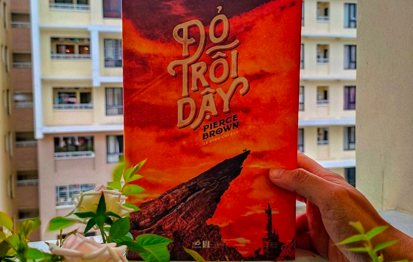 Review sách: ĐỎ TRỖI DẬY – Pierce Brown