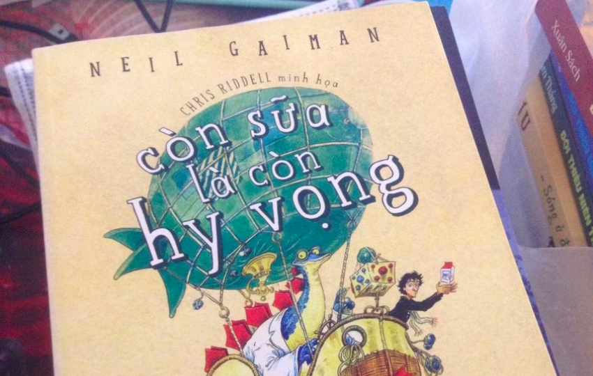Review sách: CÒN SỮA LÀ CÒN HI VỌNG – Neil Gaiman