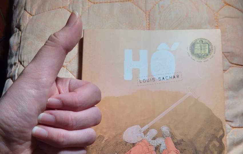Review sách: HỐ – Louis Sachar