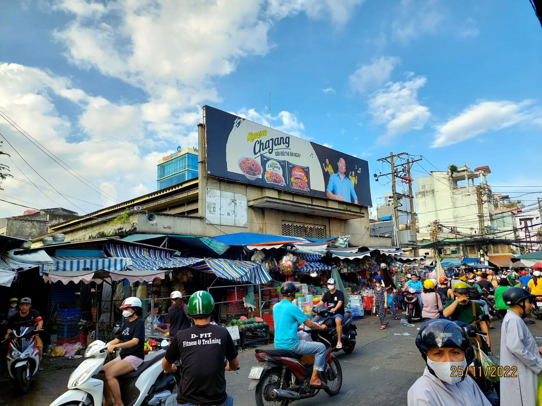 Pano chợ (Wet market) — Giải pháp quảng cáo điểm bán hiệu quả với hệ thống pano chợ toàn quốc
