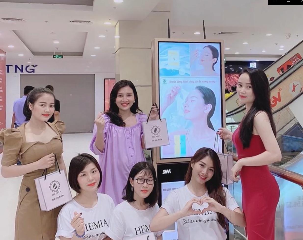 TẠI MALL, MỘT VỊ TRÍ QUẢNG CÁO CÓ THỂ BIẾN NGƯỜI XEM THÀNH KHÁCH HÀNG NGAY TẠI ĐIỂM DỪNG