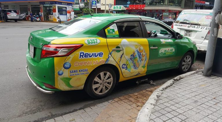Dán decal xe Taxi