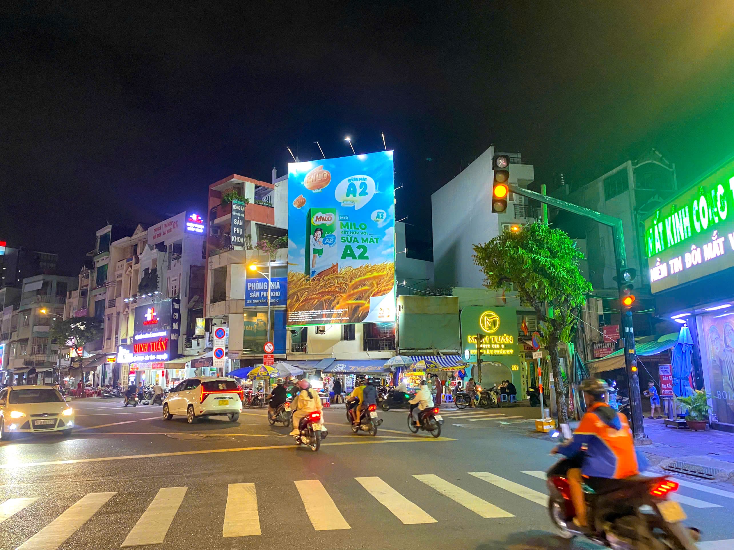 Billboard 251 Dương Bá Trạc