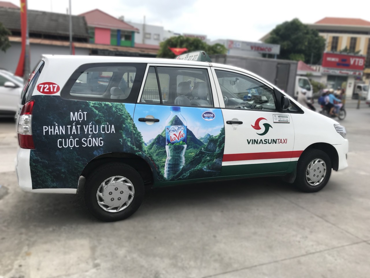 Dán decal xe Taxi