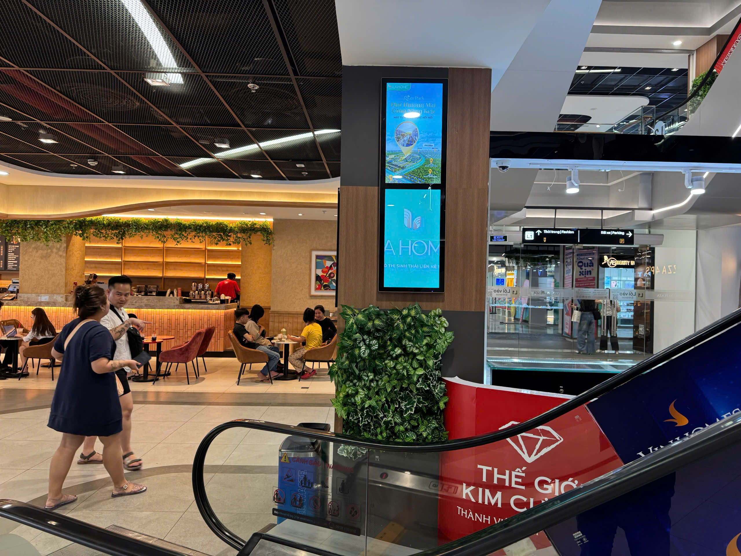 Vincom Plaza Ba Tháng Hai