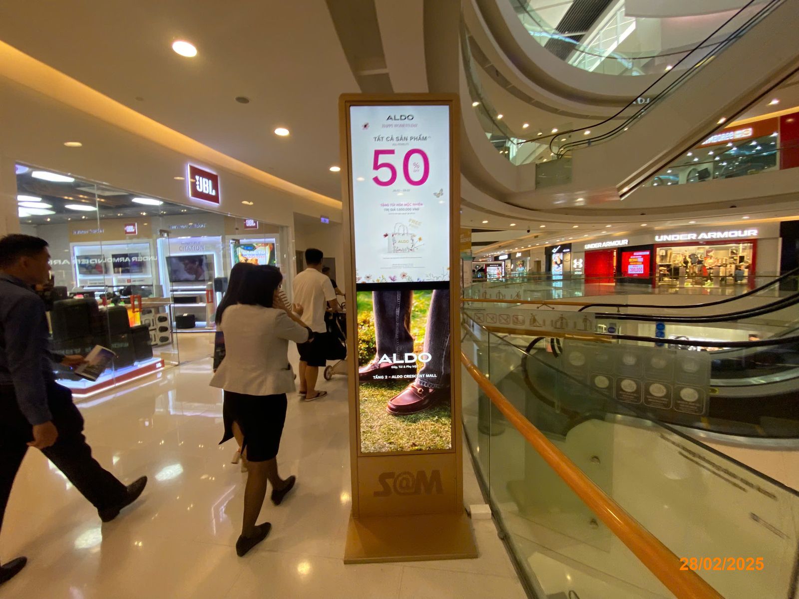 Crescent Mall