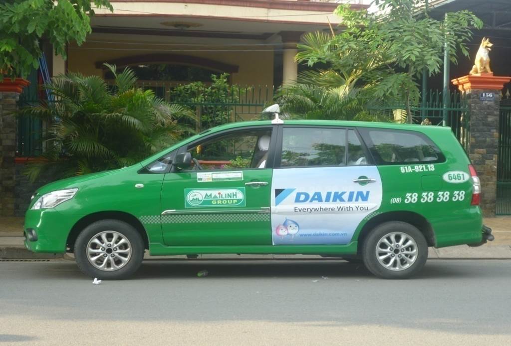 Dán decal xe Taxi