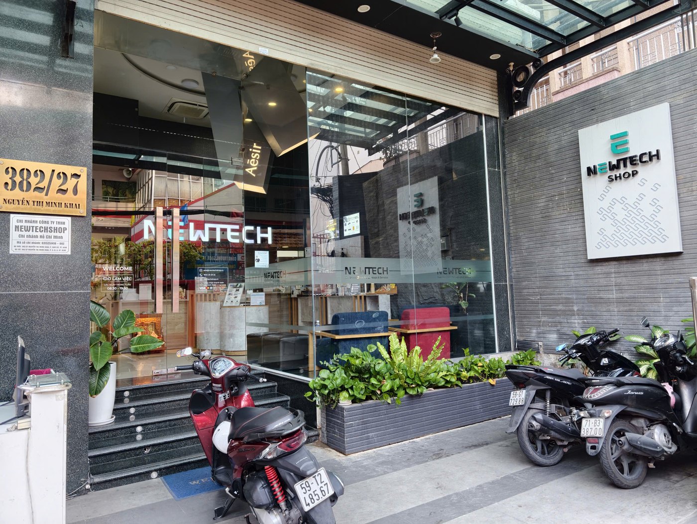 Mặt tiền Showroom NewTechShop tại 382/27 Nguyễn Thị Minh Khai, Phường 5, Quận 3, TP.HCM