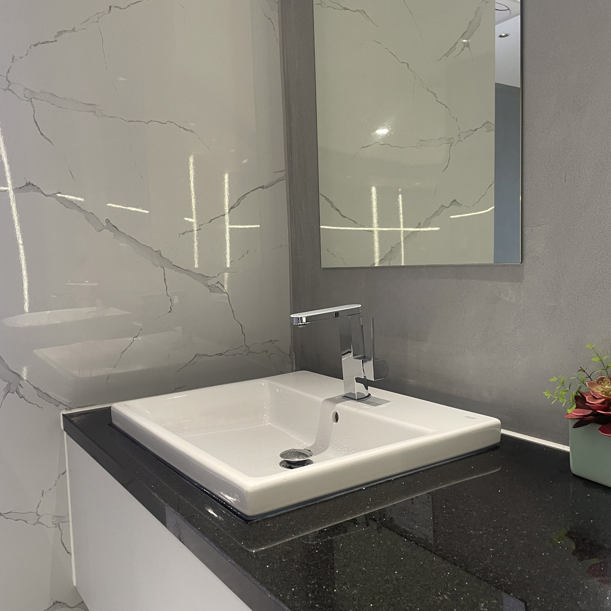 Chậu rửa mặt lavabo bán âm Eurocube GROHE 39311000