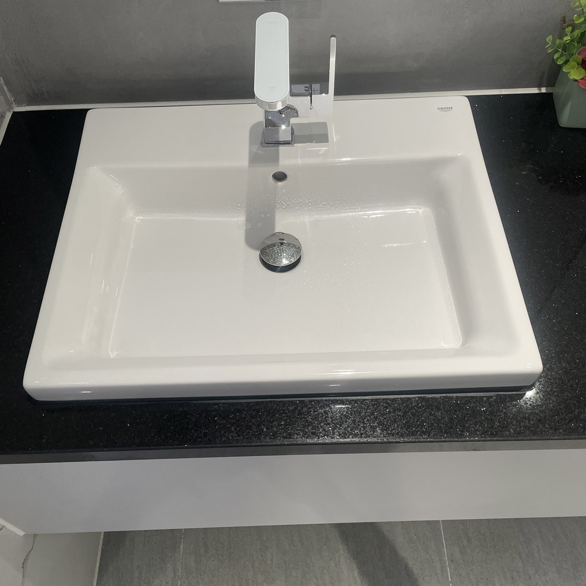 Chậu rửa mặt lavabo bán âm Eurocube GROHE 39311000