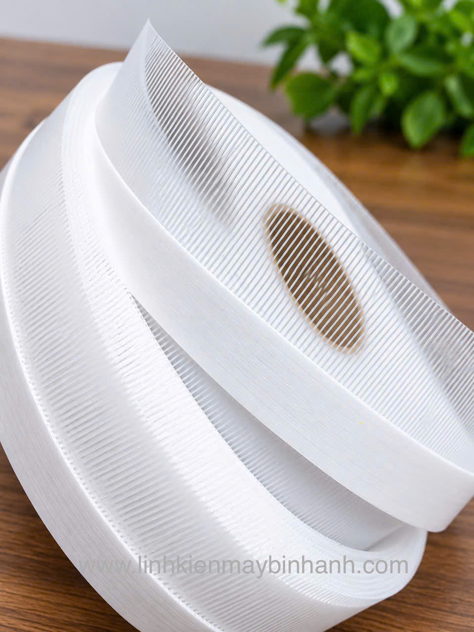 Dây may lai, gấp viền, tấm cạp có tưa bản 3,5cm x 20 m