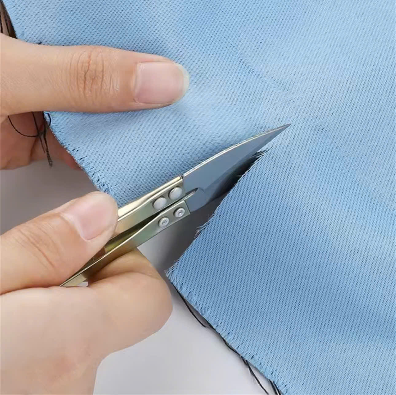 Kéo bấm chỉ DJ108