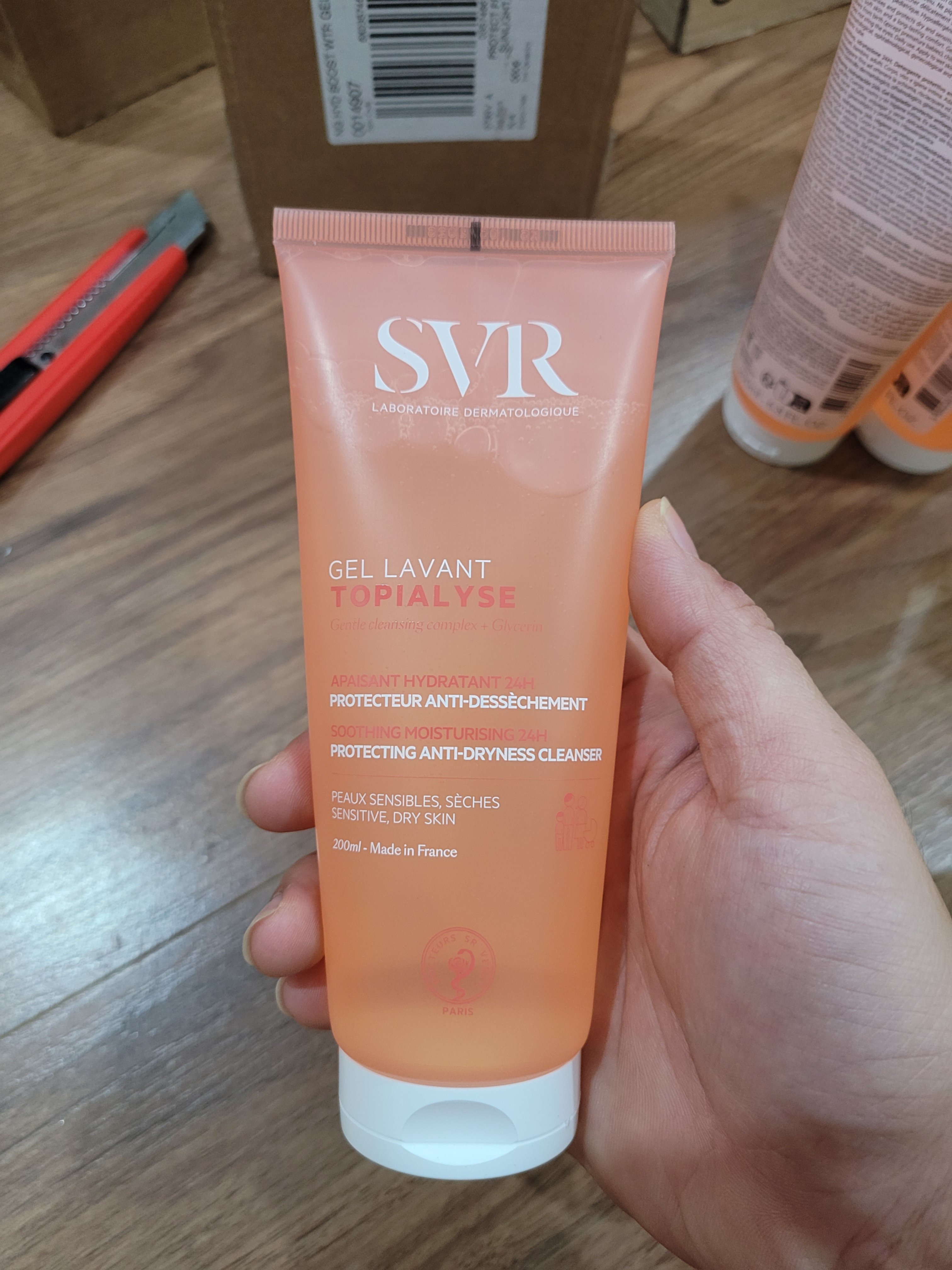Svr Gel Lavant Topialyse Gel Rửa Mặt, Gel Tắm 200Ml - Màu Hồng (Cty)