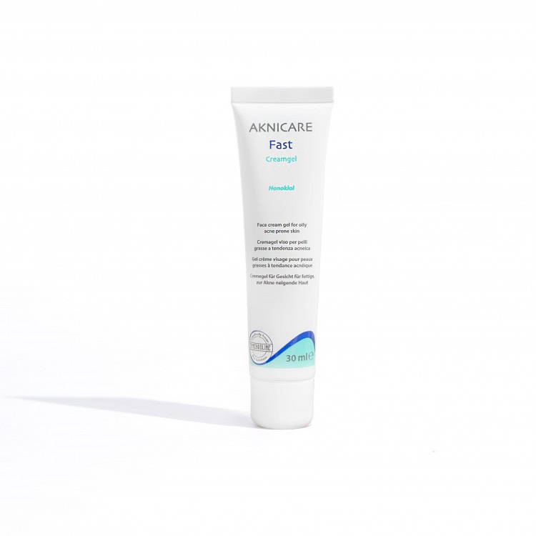 Aknicare Fast Creamgel Sản Phẩm Dưỡng Da Dành Cho Da Mụn 30Ml